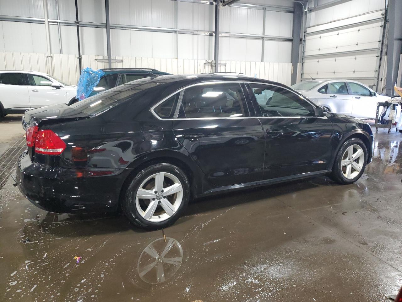 2015 Volkswagen Passat - Image 3