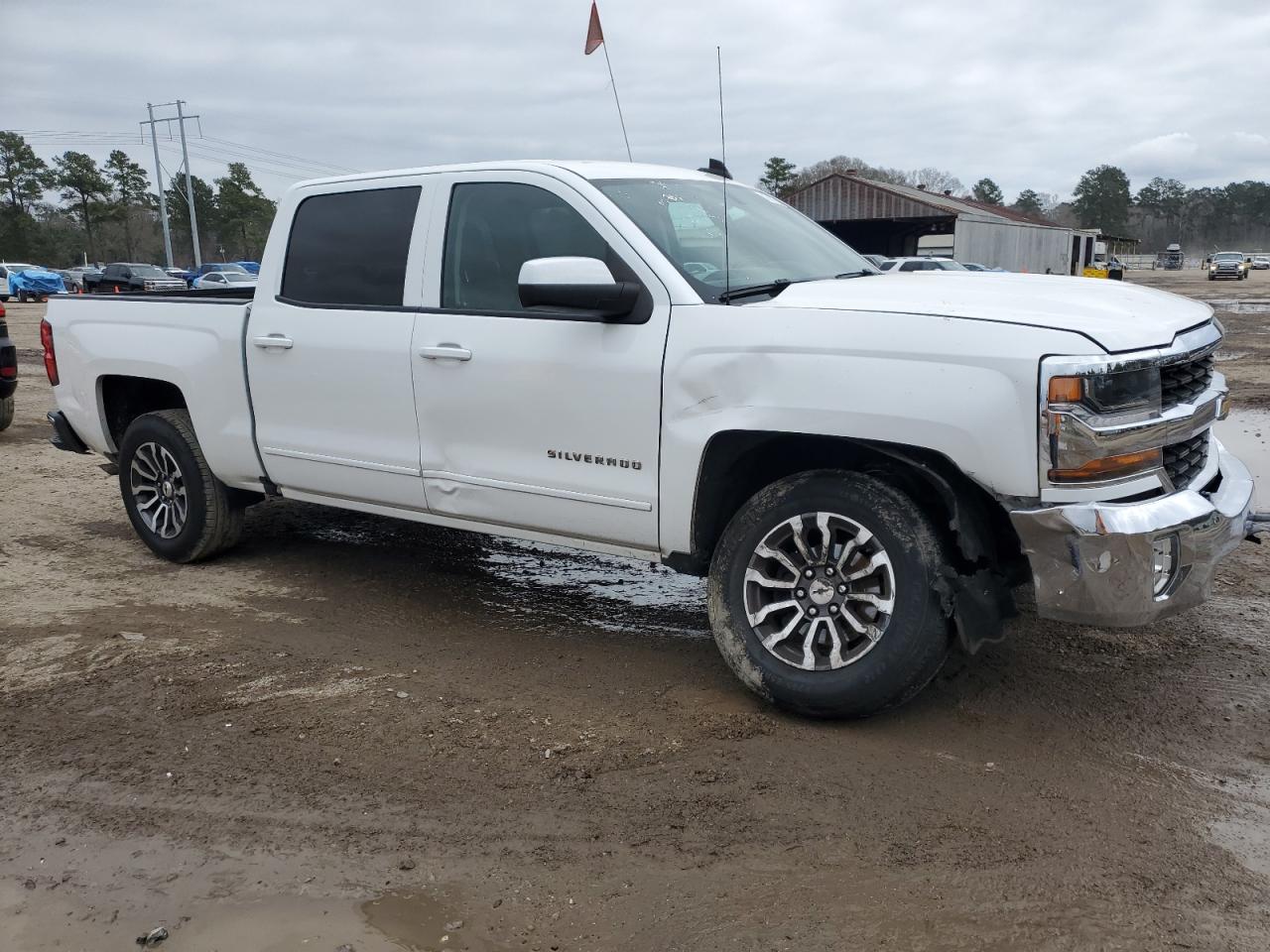 2016 Chevrolet Silverado - Image 4