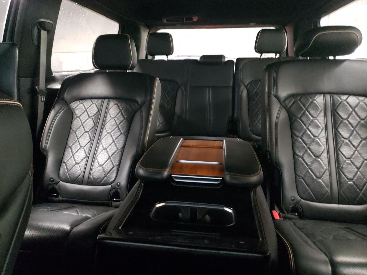 2022 Jeep Grand Wagoneer - Image 10