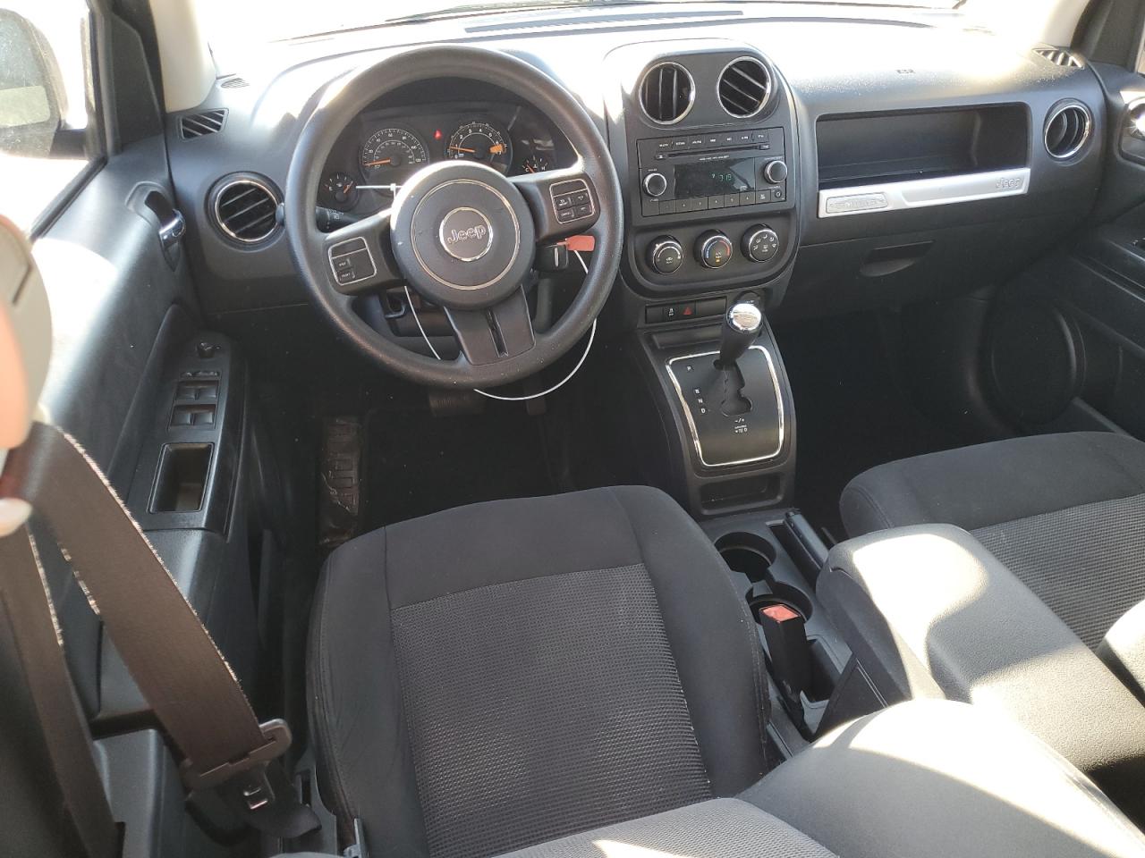 2015 Jeep Compass - Image 8