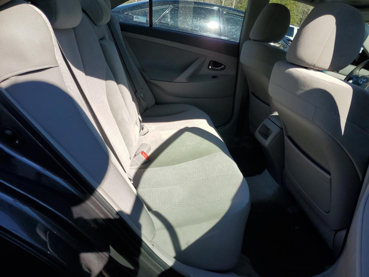 2011 Toyota Camry - Image 10