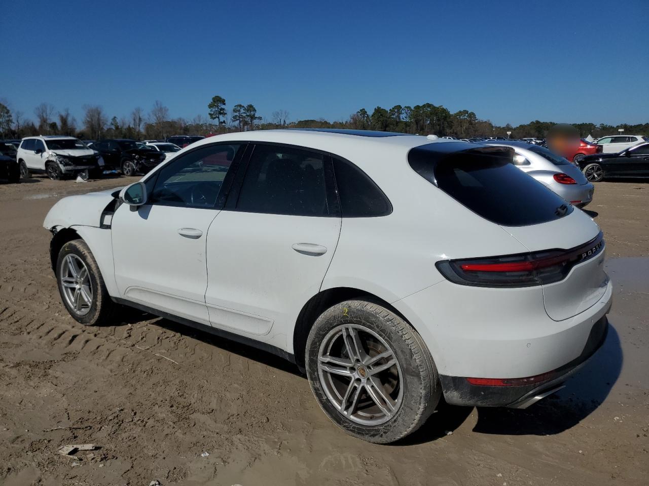 2020 Porsche Macan - Image 2