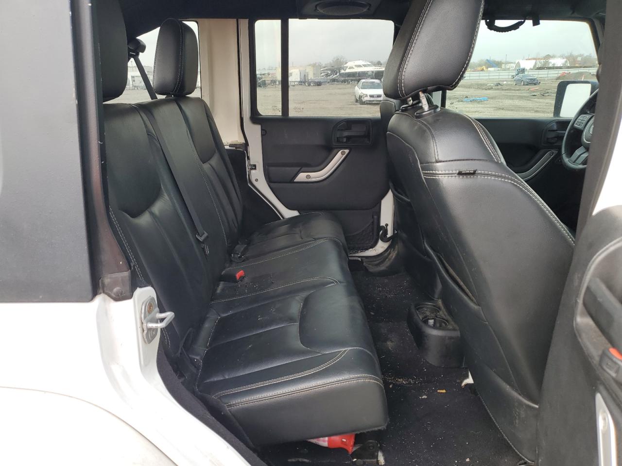 2014 Jeep Wrangler - Image 10