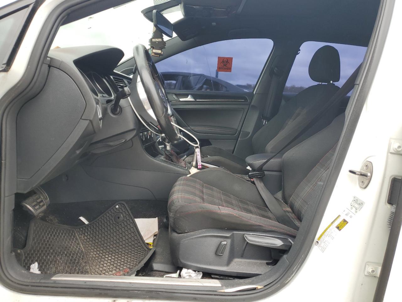 2016 Volkswagen GTI - Image 7