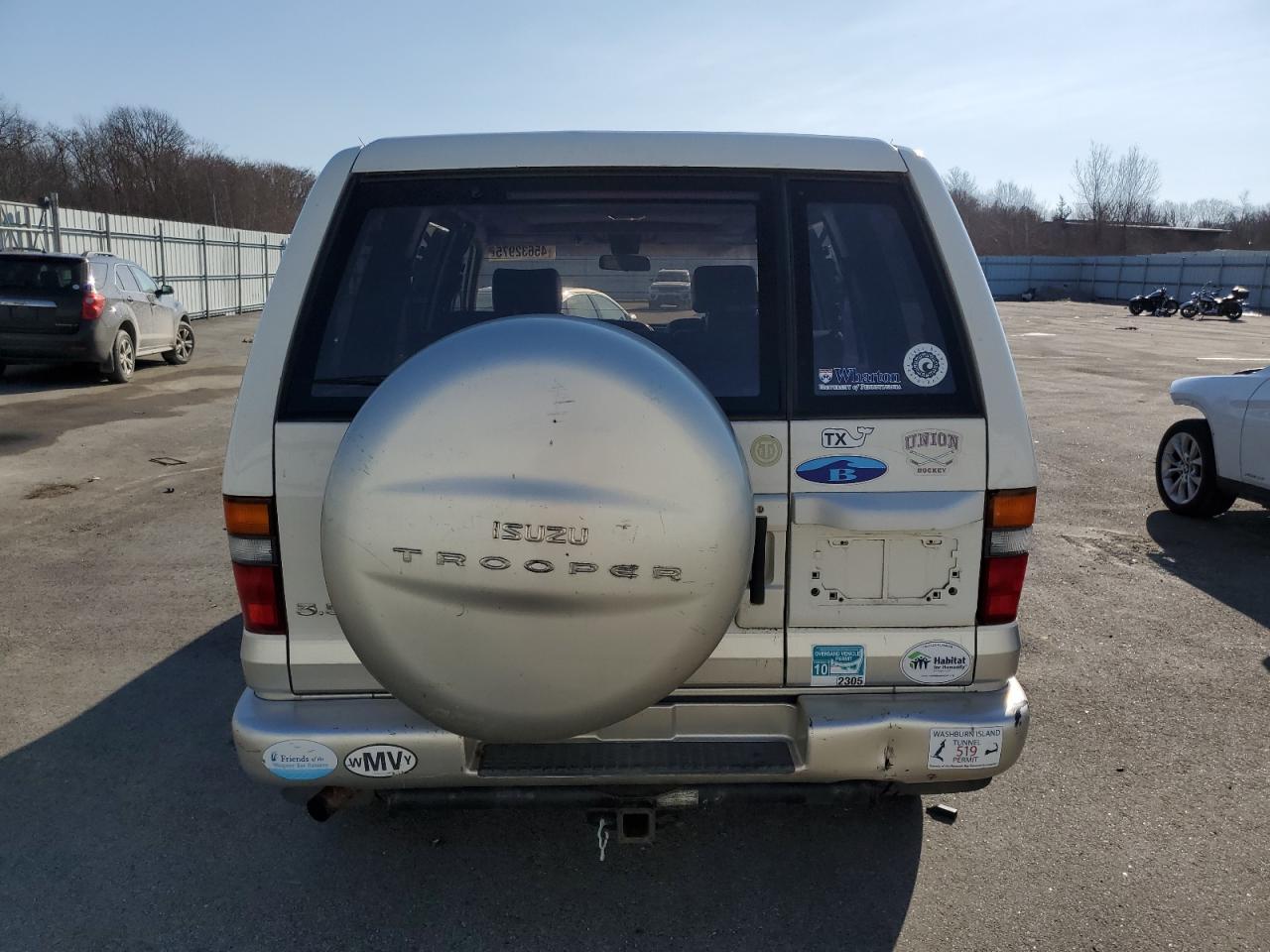 1998 Isuzu Trooper - Image 6
