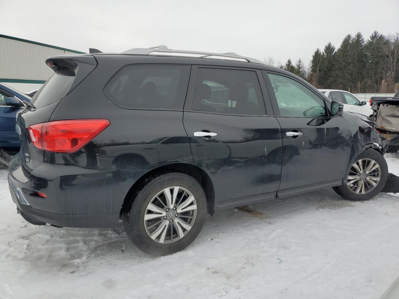 2019 Nissan Pathfinder - Image 3
