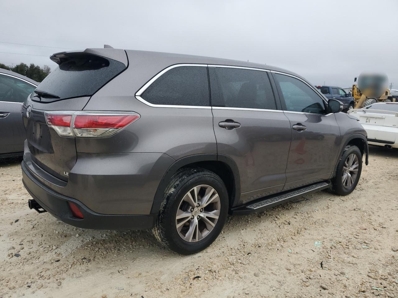 2015 Toyota Highlander - Image 3