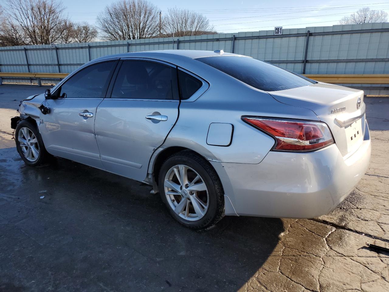 2015 Nissan Altima - Image 2