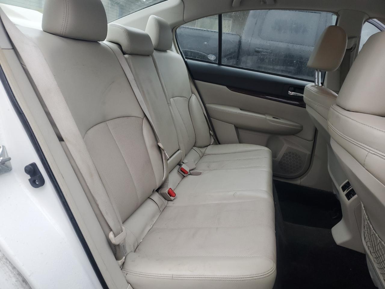 2014 Subaru Legacy - Image 10