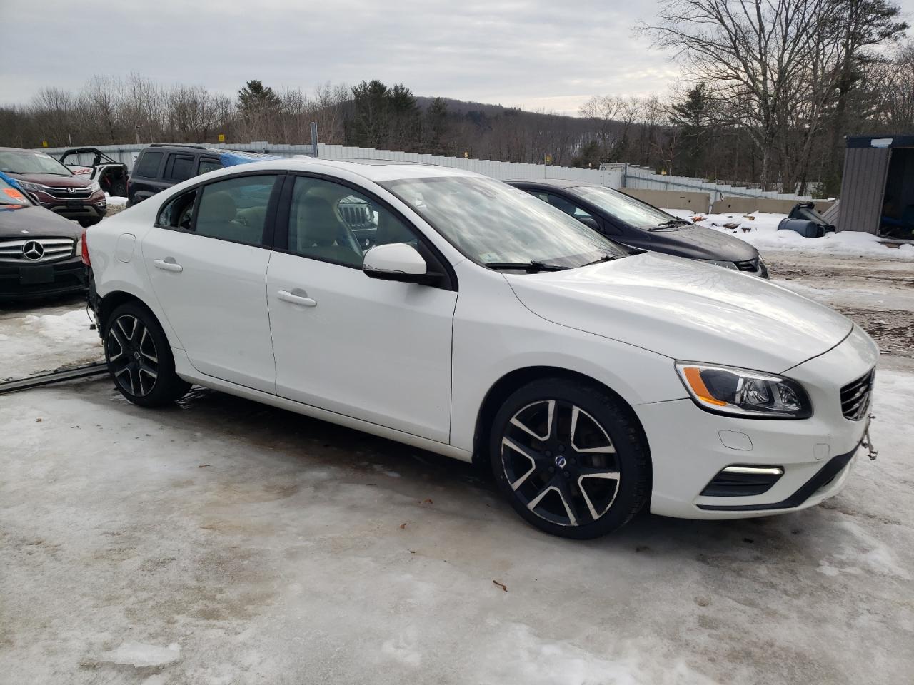 2017 Volvo S60 - Image 4