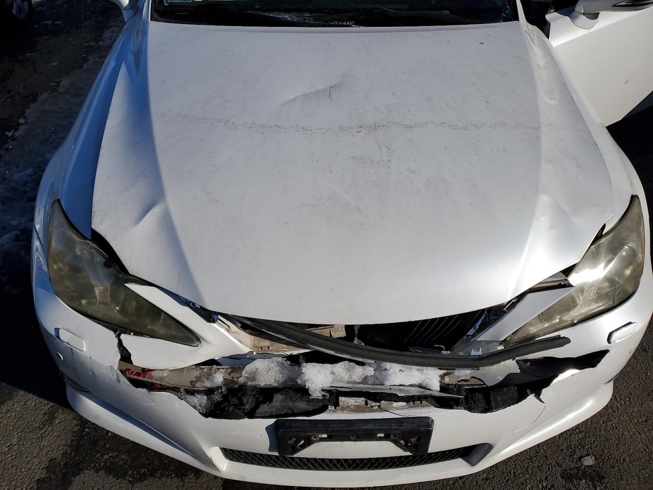 2010 Lexus IS - Image 11