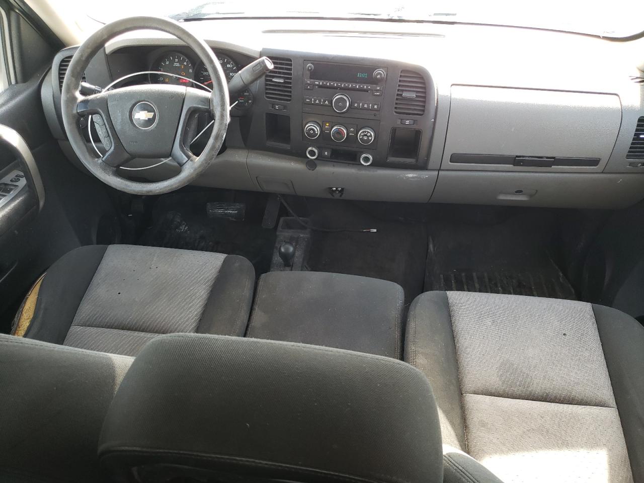 2009 Chevrolet Silverado - Image 8