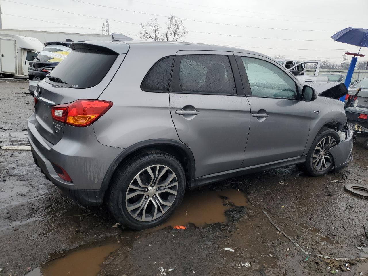 2019 Mitsubishi Outlander - Image 3
