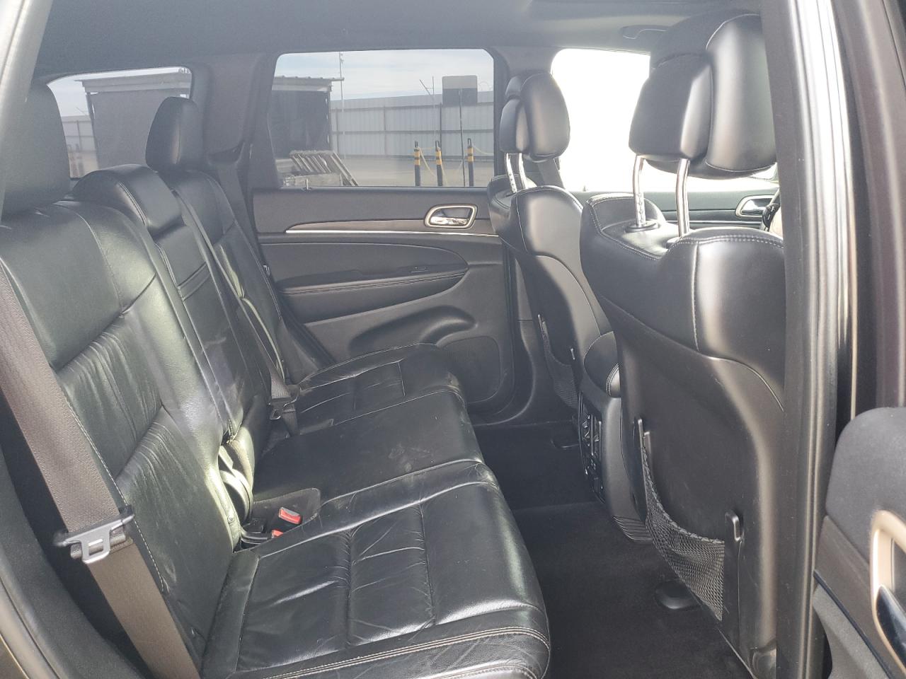 2015 Jeep Grand Cherokee - Image 12