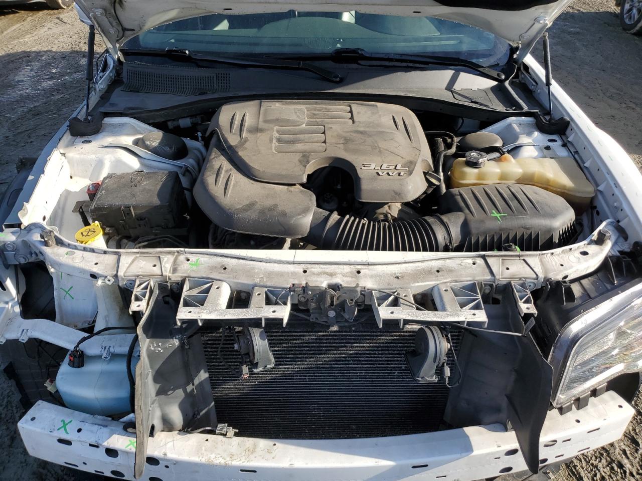 2018 Chrysler 300 - Image 11