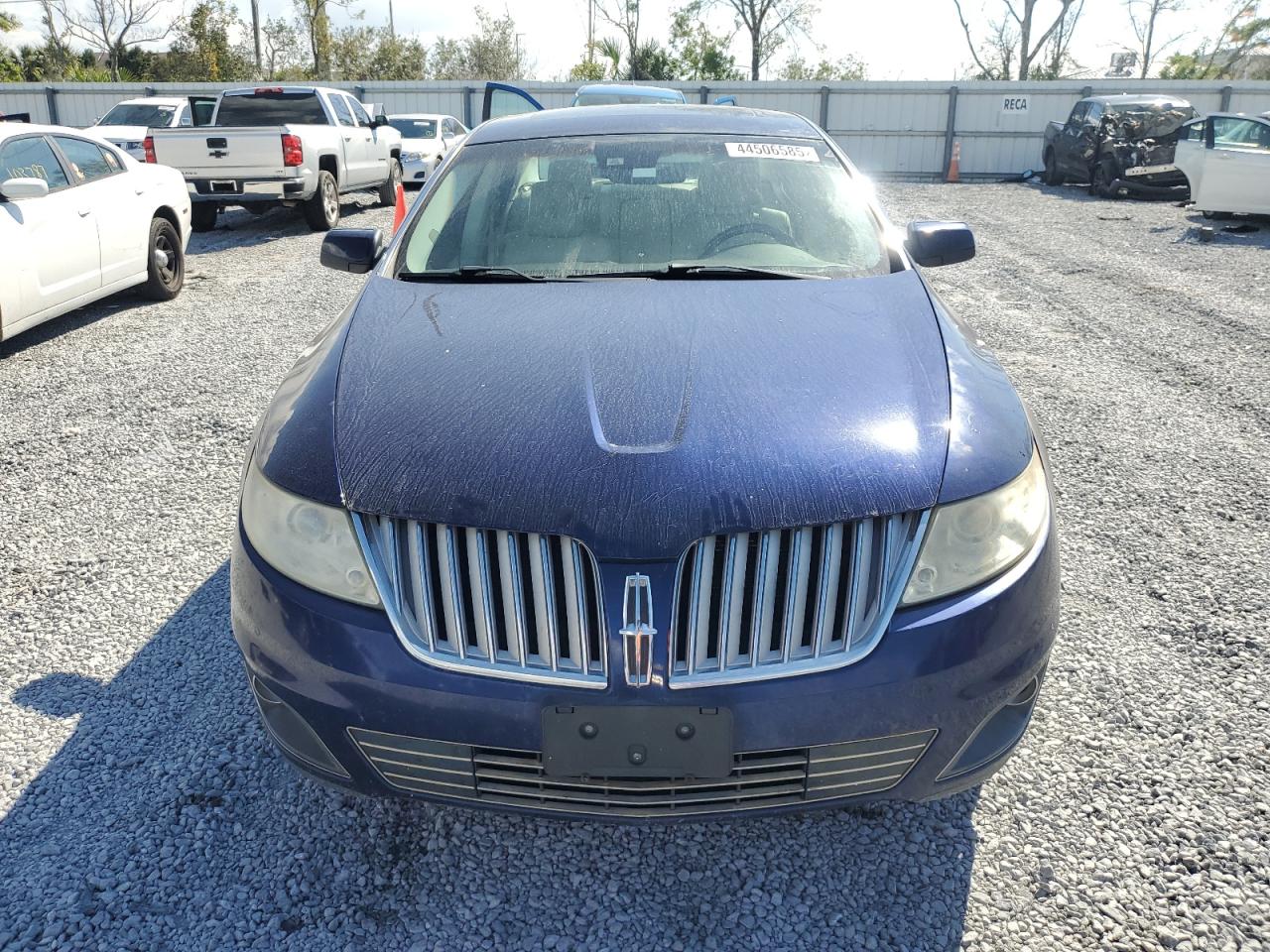 2011 Lincoln MKS - Image 5
