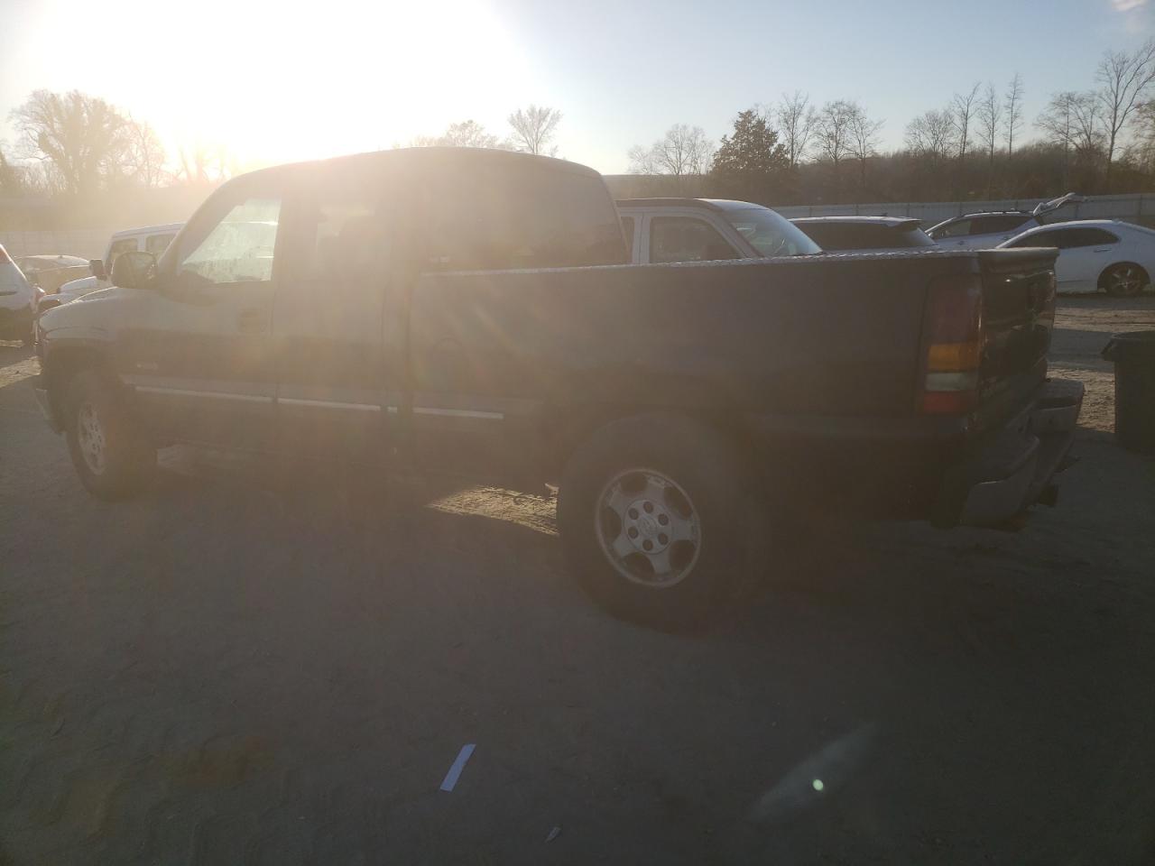 2001 Chevrolet Silverado - Image 2