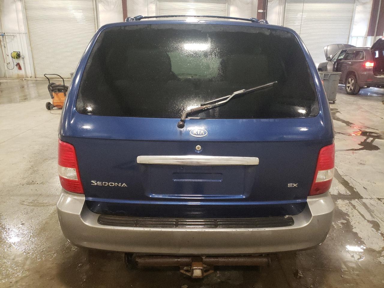 2005 Kia Sedona Ex VIN: KNDUP132556681132 Lot: 45687035