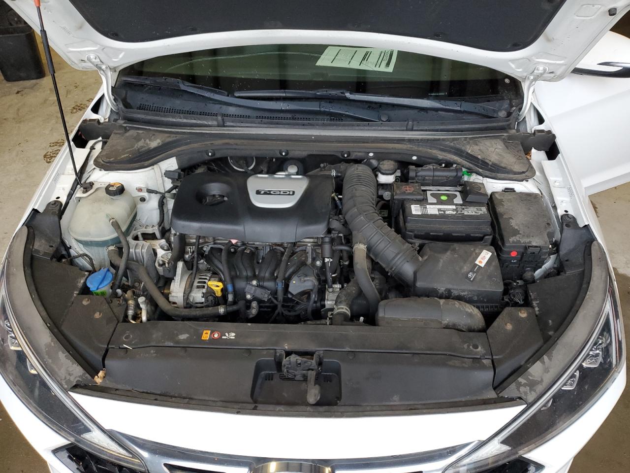 2020 Hyundai Elantra - Image 11