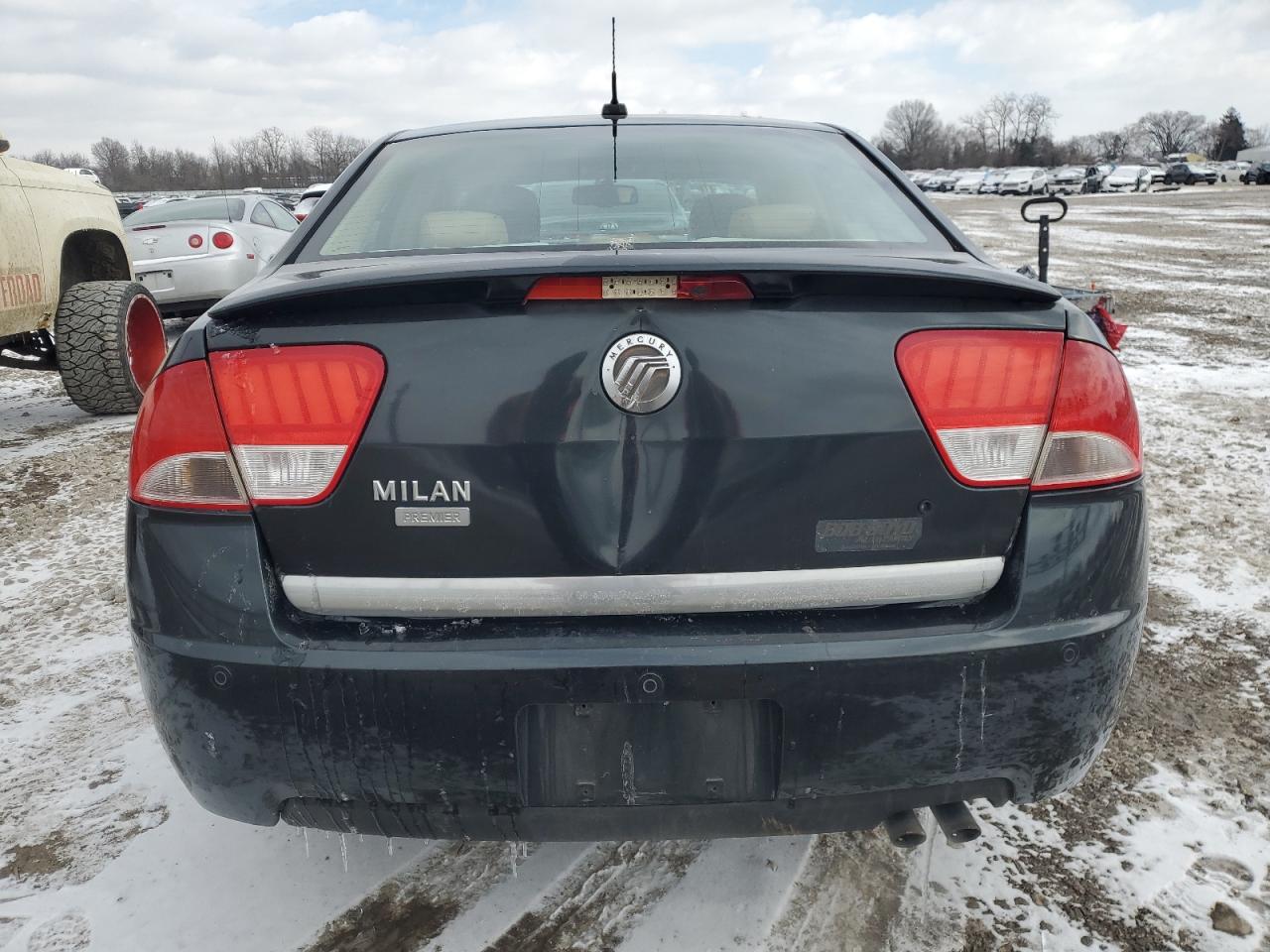 2010 Mercury Milan - Image 6