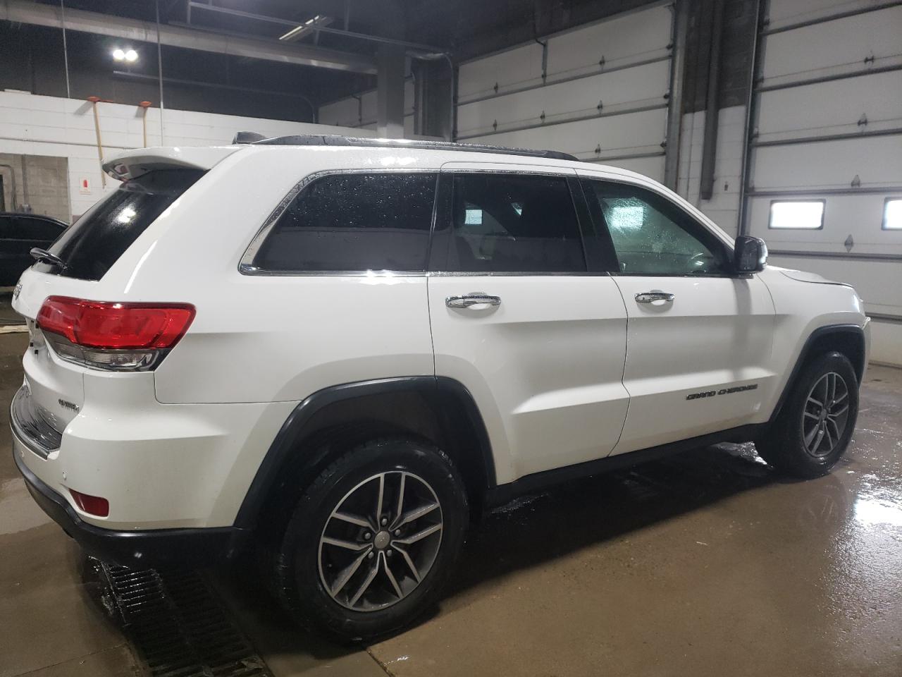 2018 Jeep Grand Cherokee - Image 3