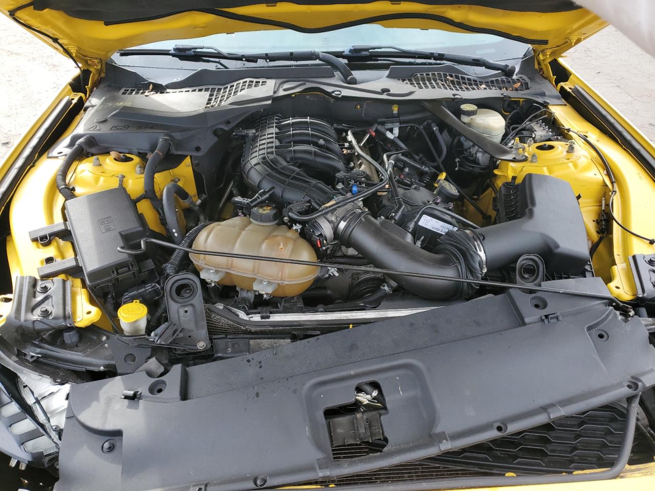 2015 Ford Mustang - Image 12