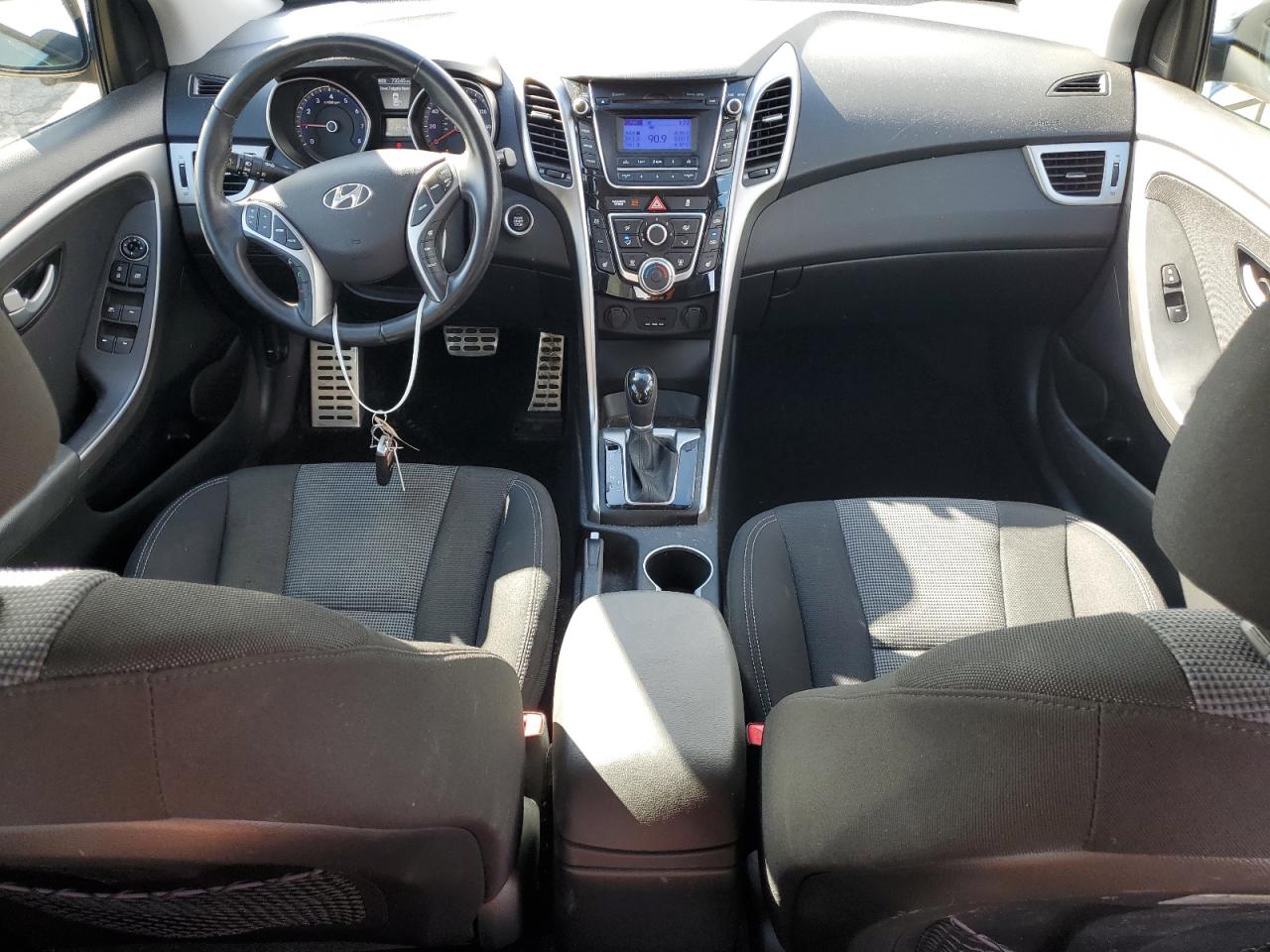 2013 Hyundai Elantra - Image 8