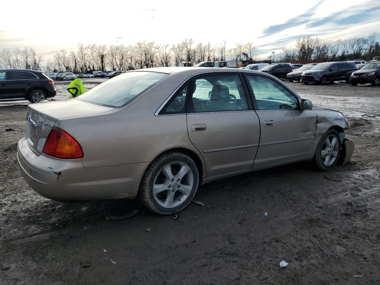 2000 Toyota Avalon - Image 3