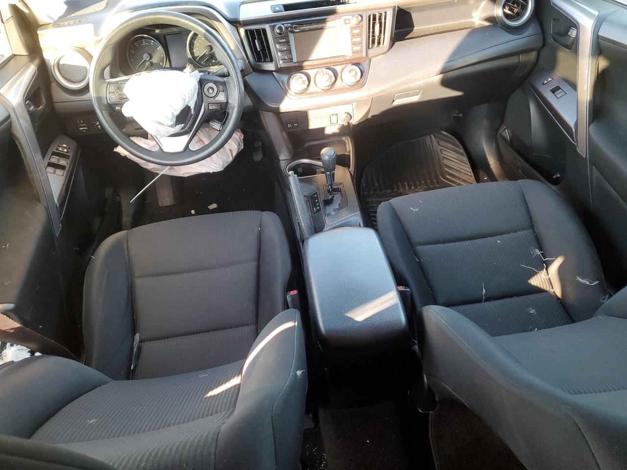 2017 Toyota RAV 4 - Image 8