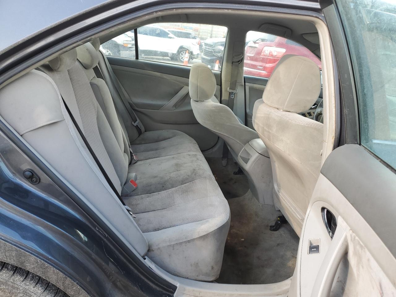 2011 Toyota Camry - Image 10