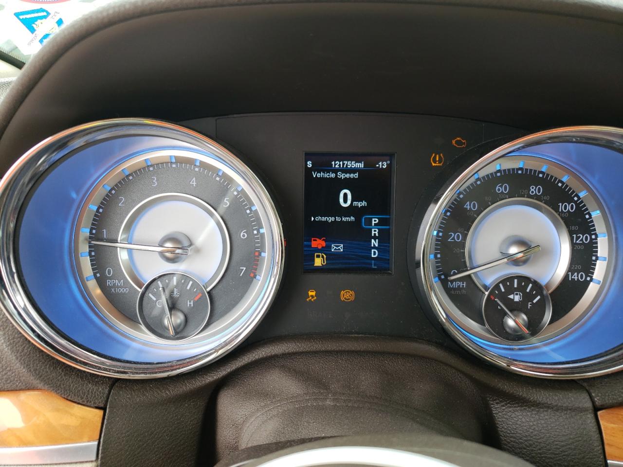 2014 Chrysler 300 - Image 9