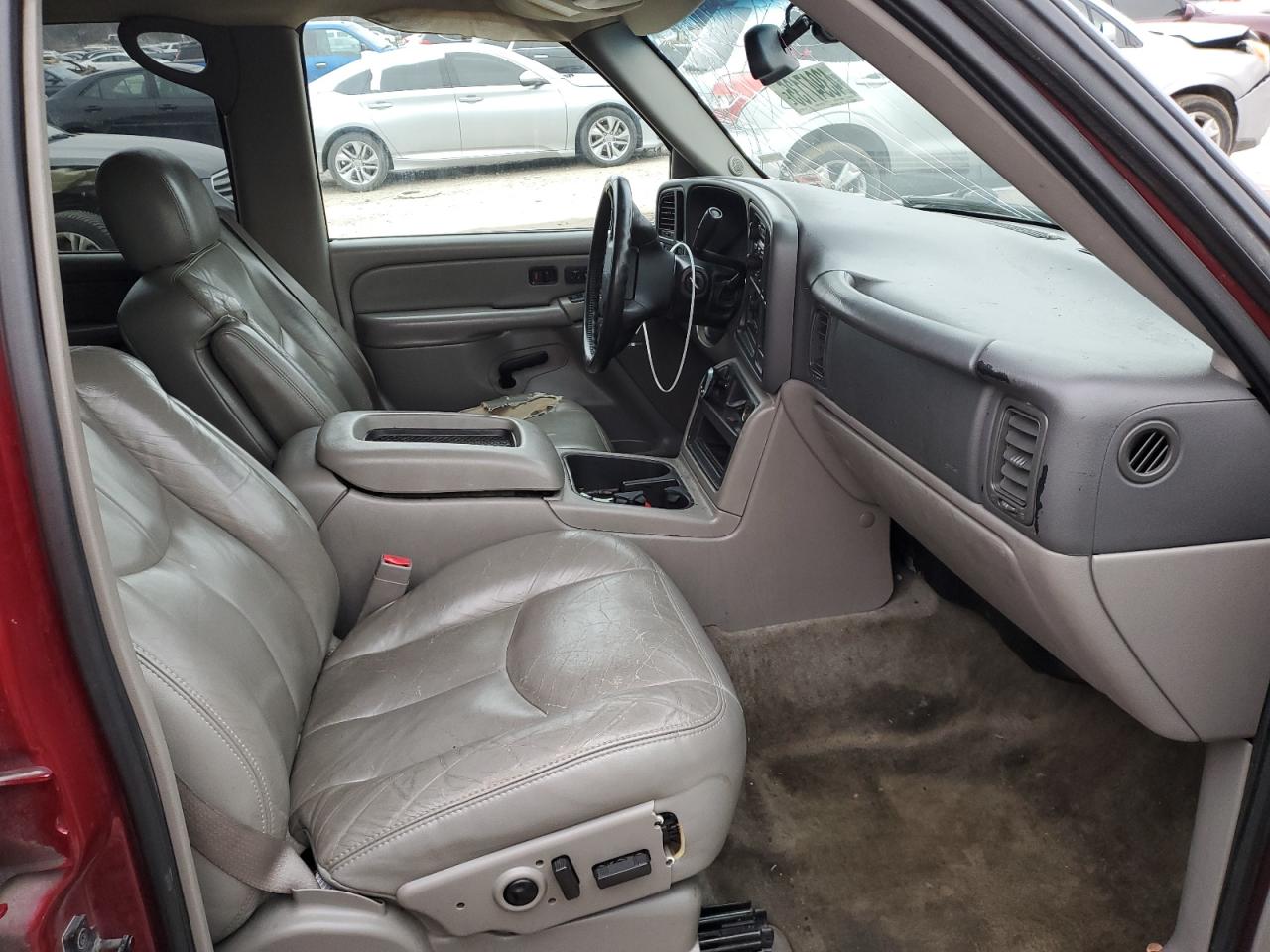 2004 Chevrolet Tahoe - Image 7