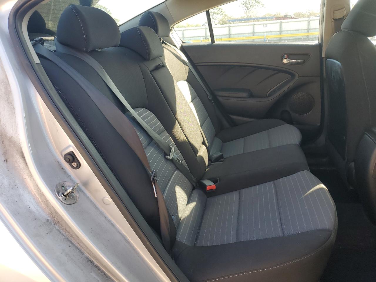 2015 Kia Forte - Image 10