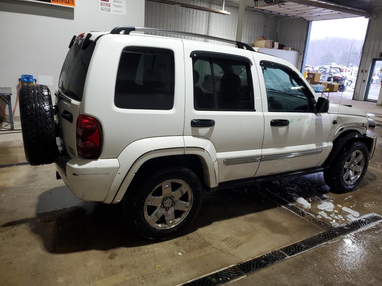 2006 Jeep Liberty (North America) - Image 3