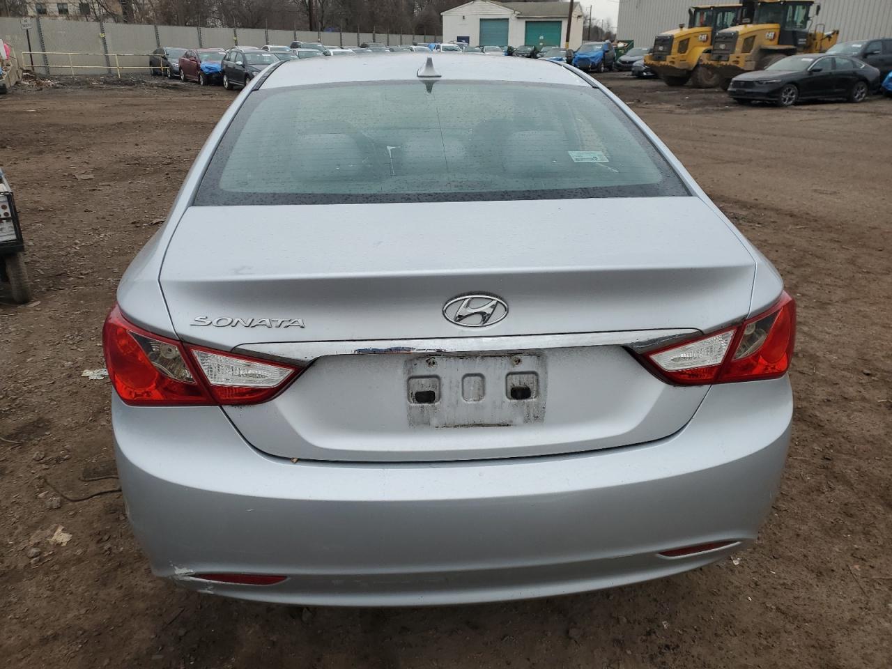 2012 Hyundai Sonata - Image 6
