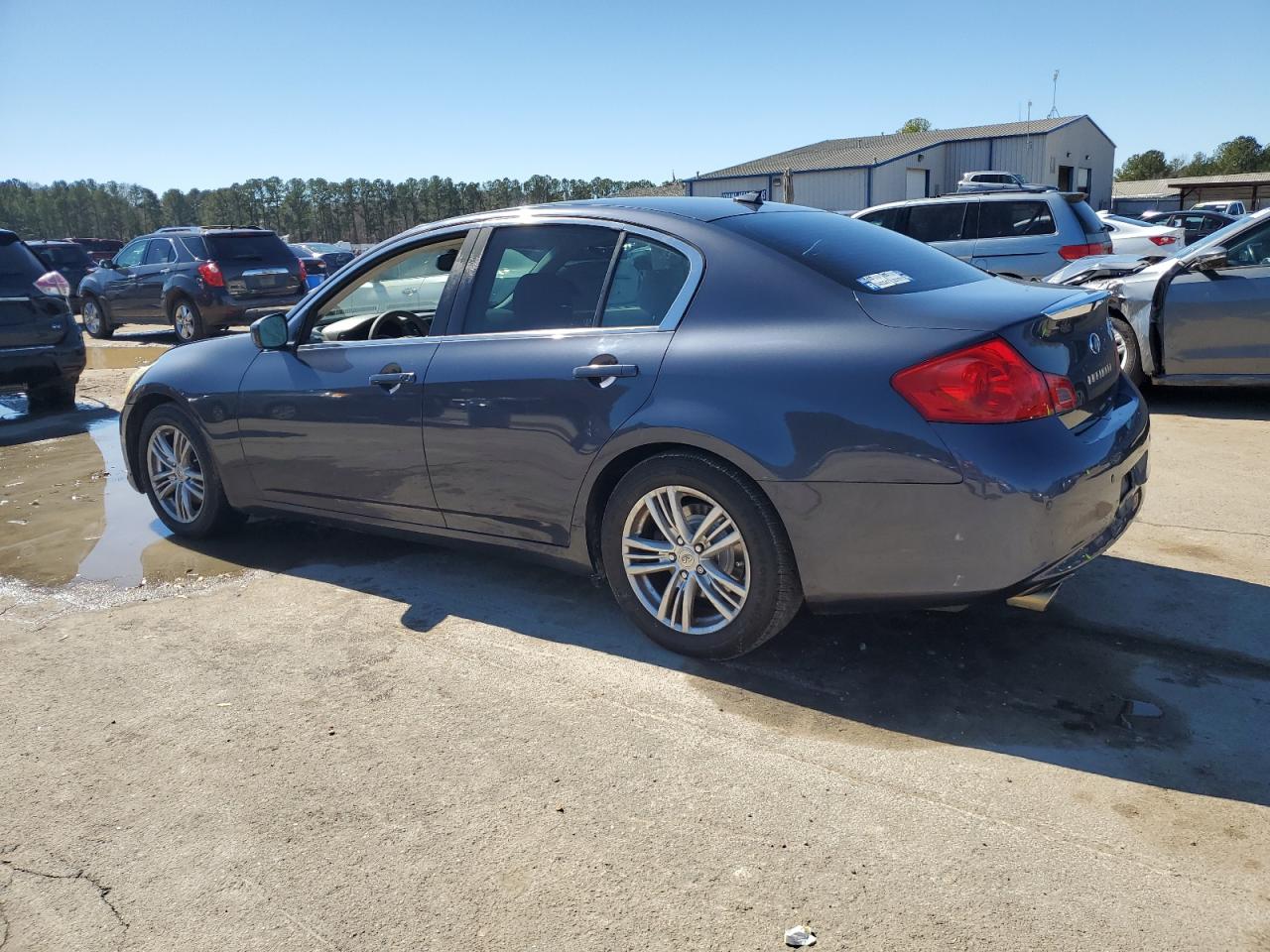 2011 Infiniti G - Image 2