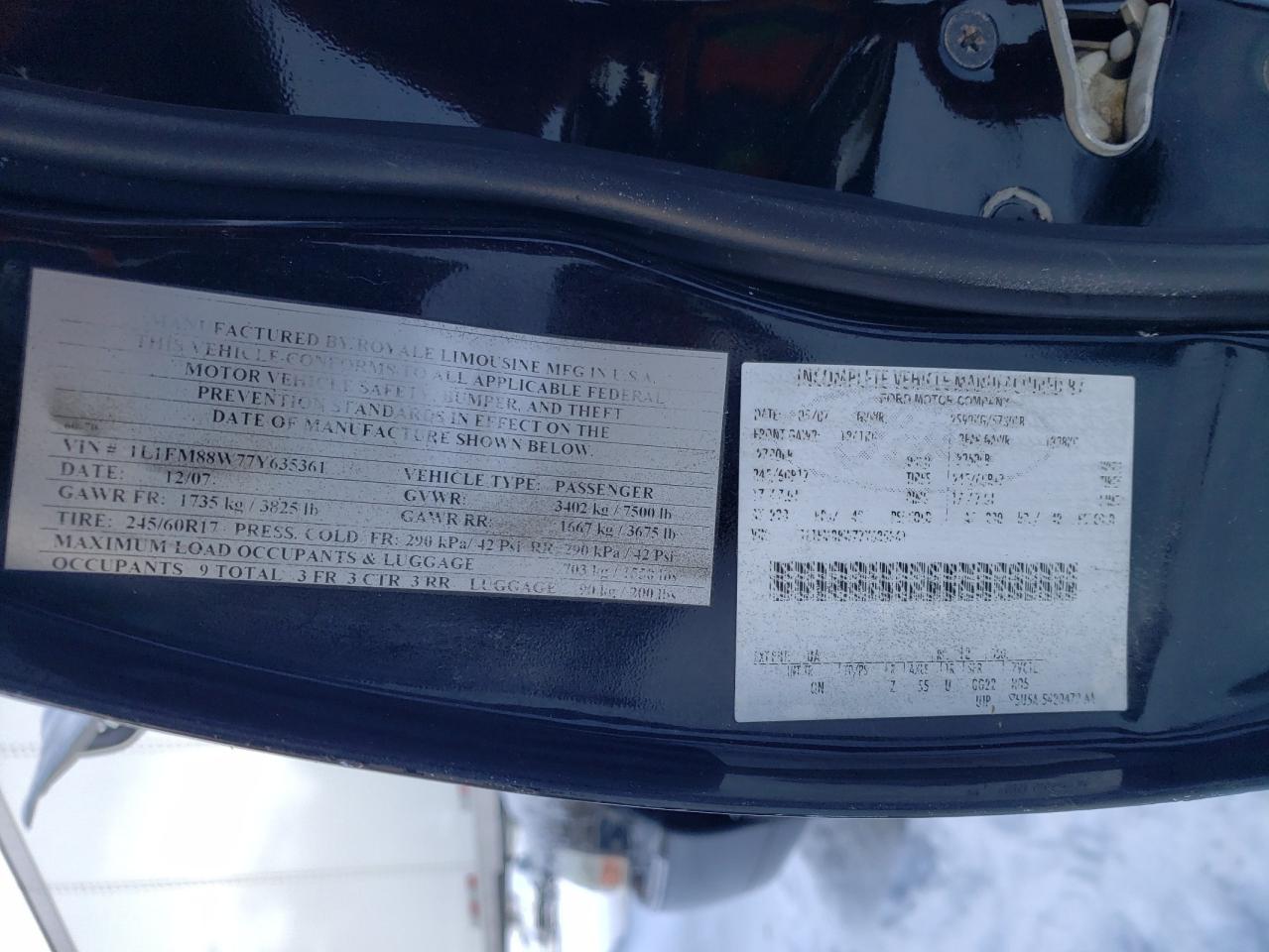 2007 Lincoln Town Car - Image 13