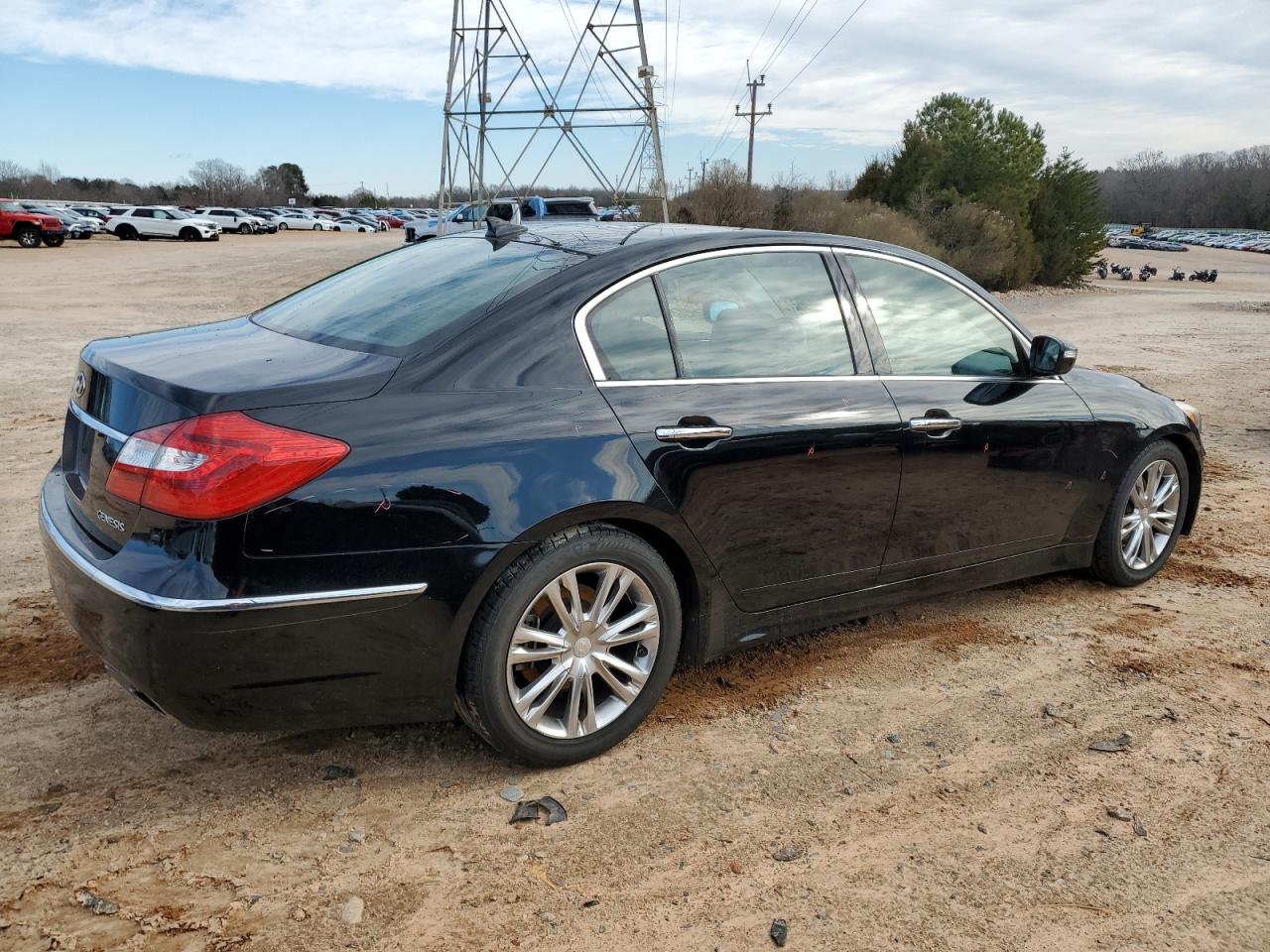 2013 Hyundai Genesis - Image 3