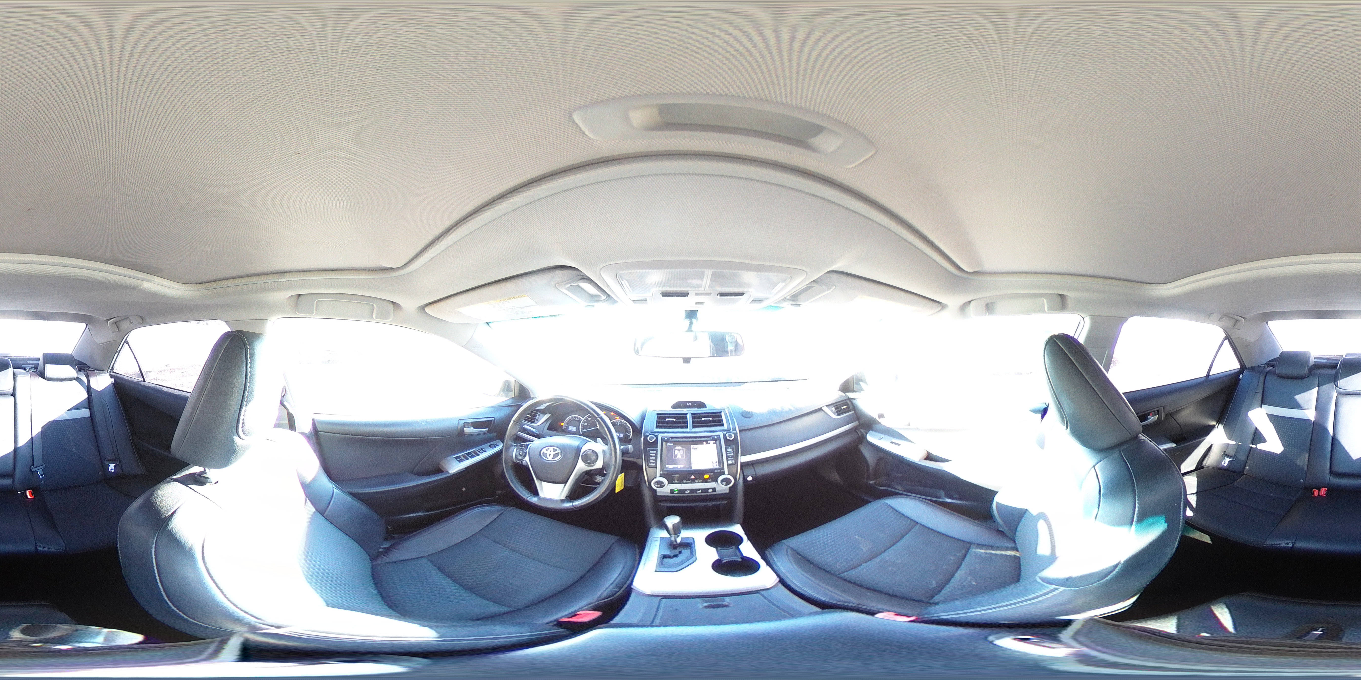 2014 Toyota Camry - Image 14
