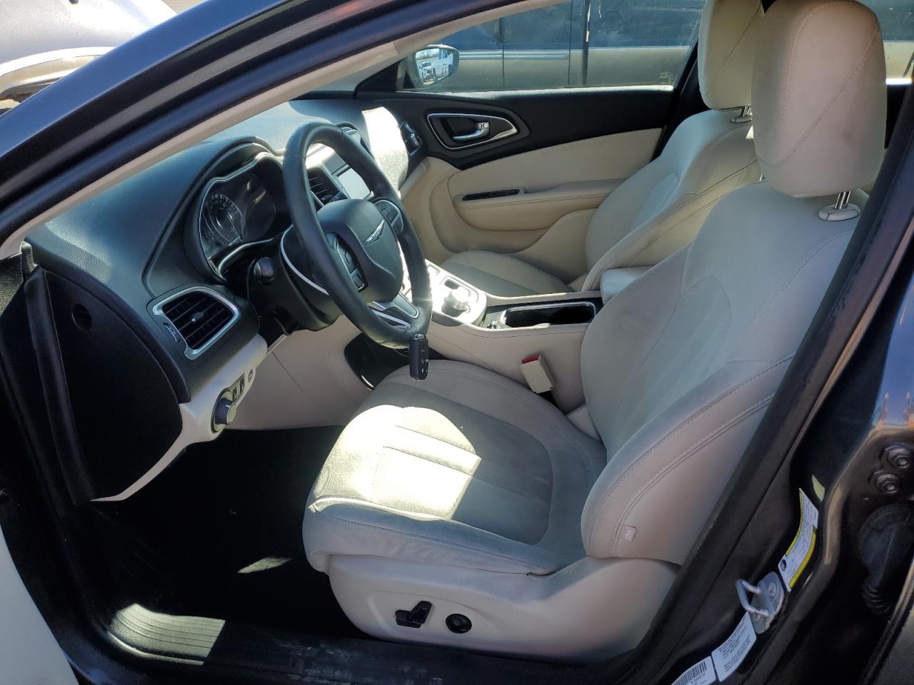 2015 Chrysler 200 - Image 7