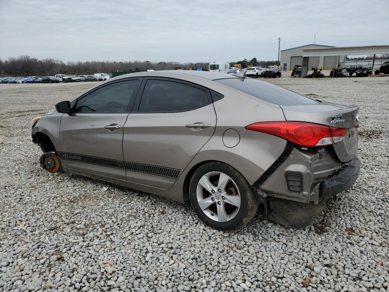 2013 Hyundai Elantra - Image 2
