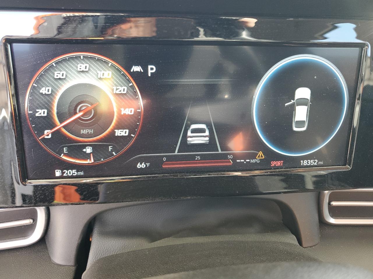 2022 Hyundai Elantra - Image 9