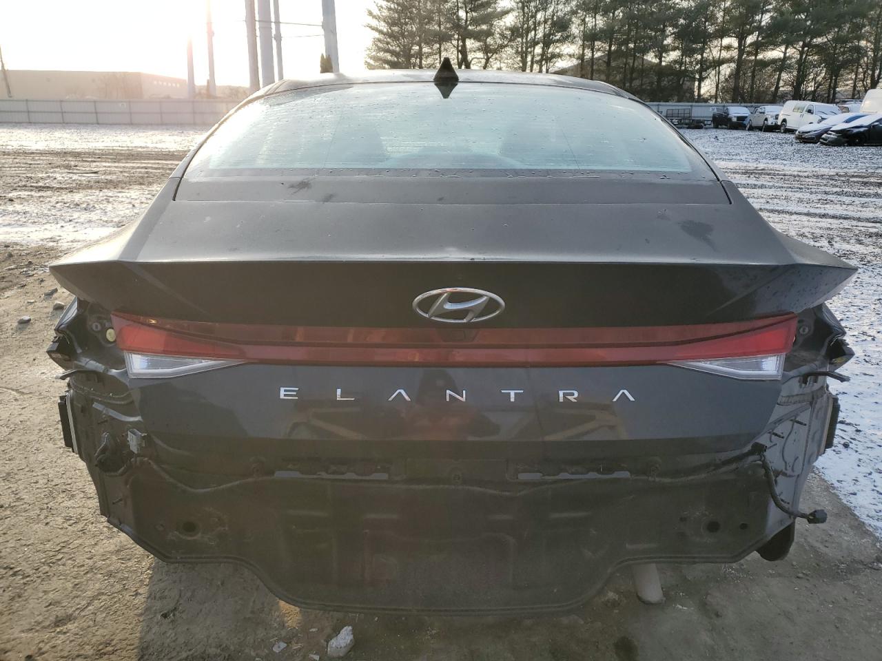 2023 Hyundai Elantra - Image 6