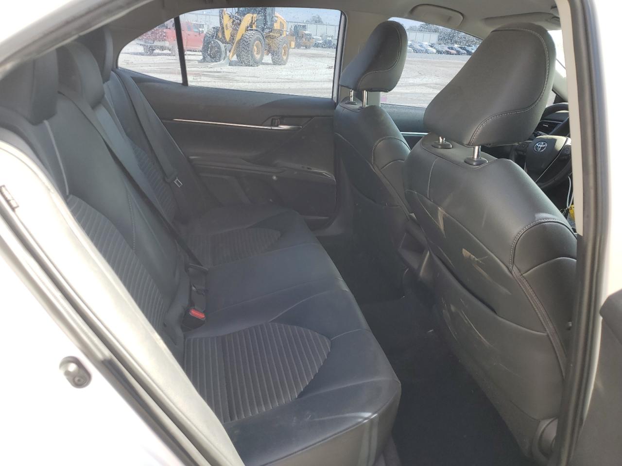 2019 Toyota Camry - Image 10