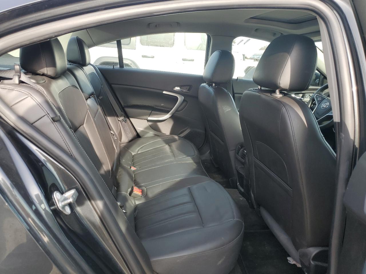 2016 Buick Regal - Image 10