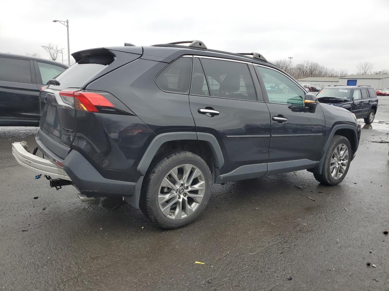 2019 Toyota RAV 4 - Image 3
