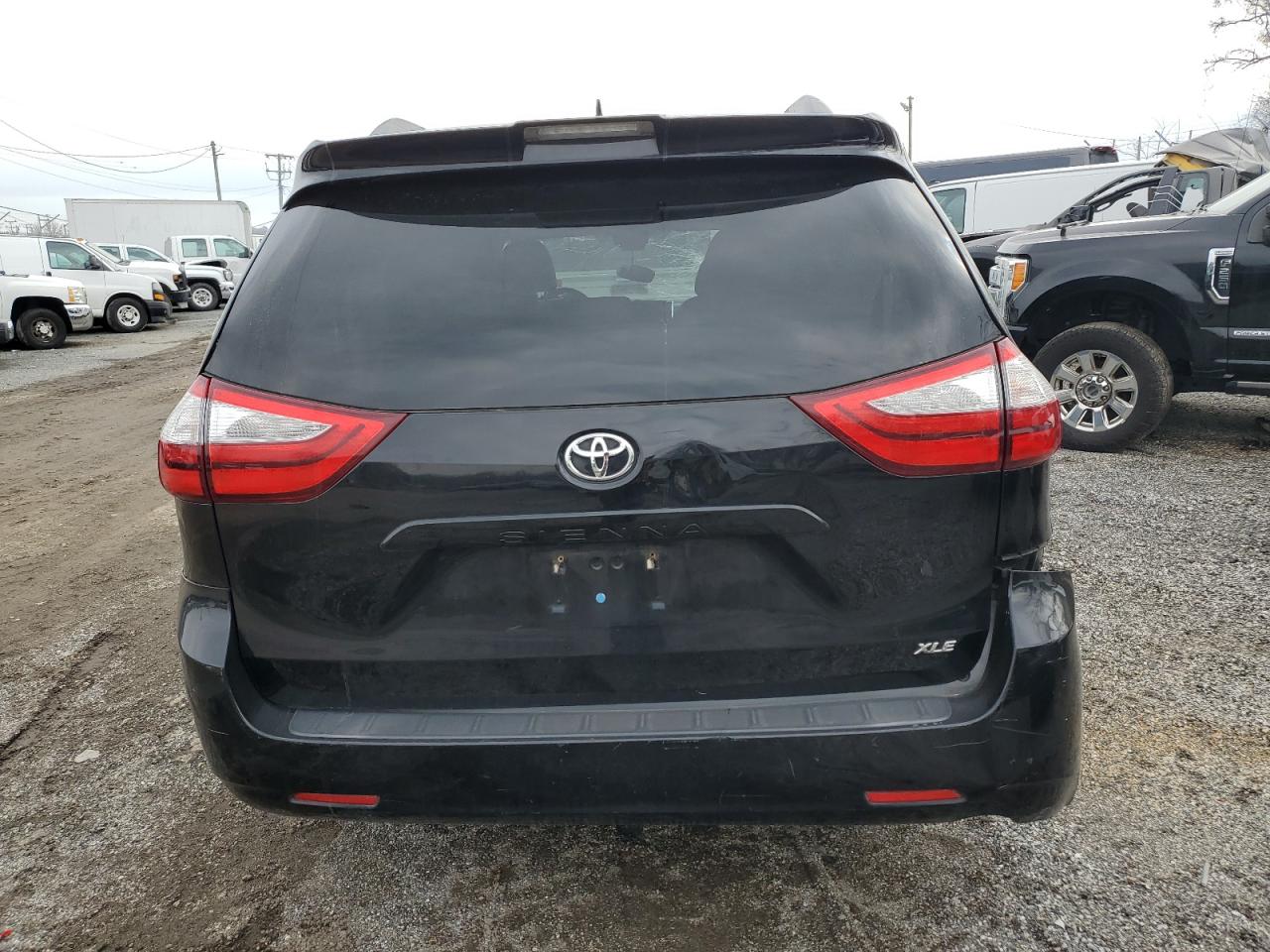 2018 Toyota Sienna - Image 6