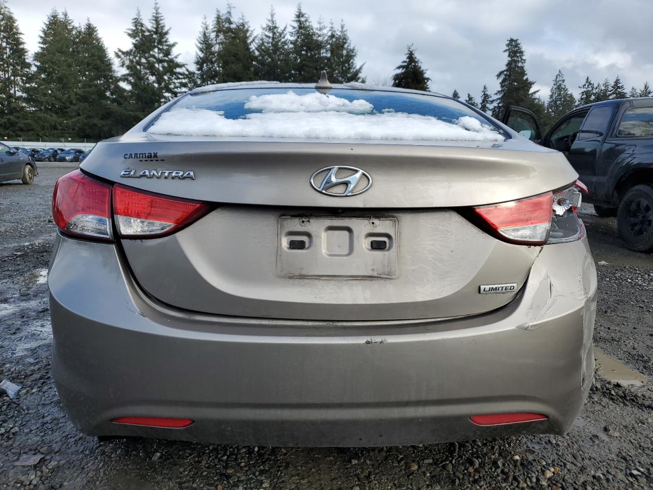 2013 Hyundai Elantra - Image 6