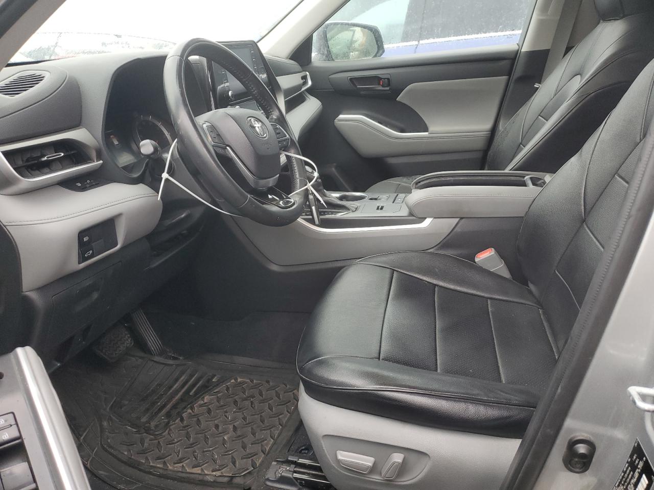 2021 Toyota Highlander - Image 7