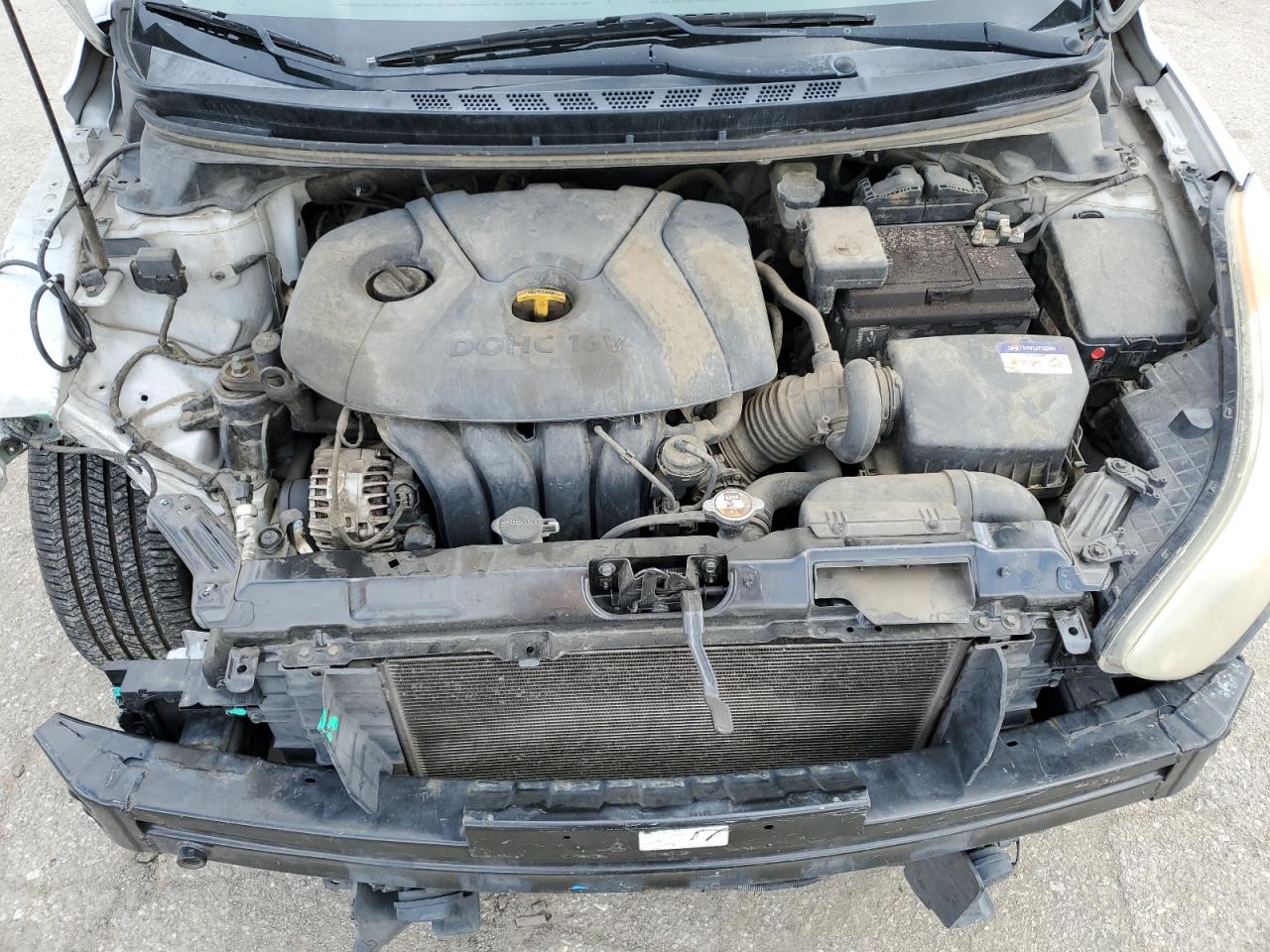 2013 Hyundai Elantra - Image 11